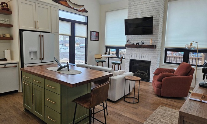 McFarland Casa | NEW! Loft-Style 2BR Haven, Minutes to Madison