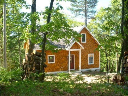Lake Township Casa | New! Long Lake Landing Kayaks & Sandy Waterfront