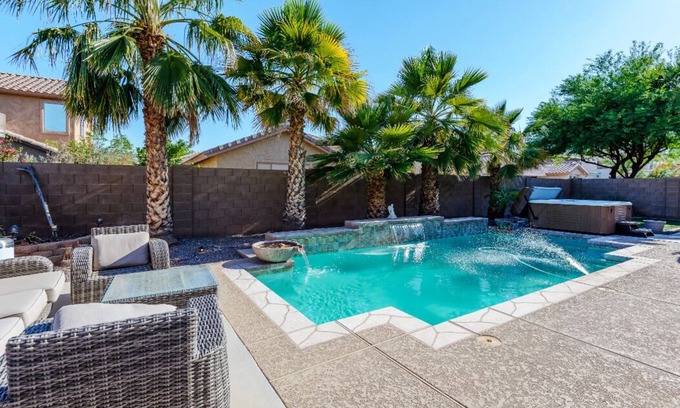 Sanalina Casa | **** GRAN AMPLIA CASA CON 5 SITTING AREAS Y 4 BR ... PREGUNTAR****