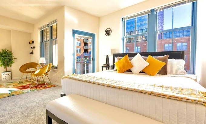 Pentagon City Apartamento | NEW! Lux DMV-WiFi-Cozy Suite-DC Airport