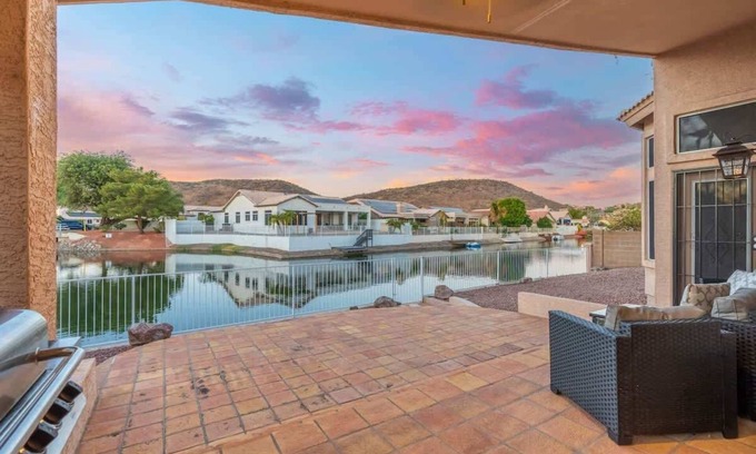 Arrowhead Lakes Casa | *NEW* Lux Lakeside View Villa 3BR Desert Oasis!