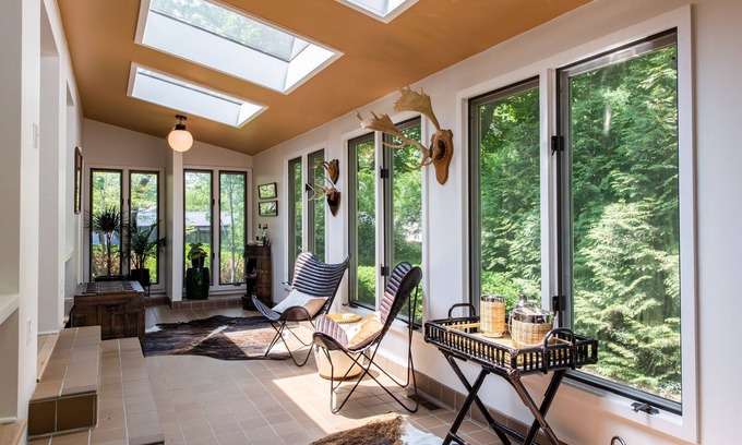 Versailles Casa | NEW Fireplace, Sunroom, Garden, Bourbon, Downtown LUX, Fully Loaded