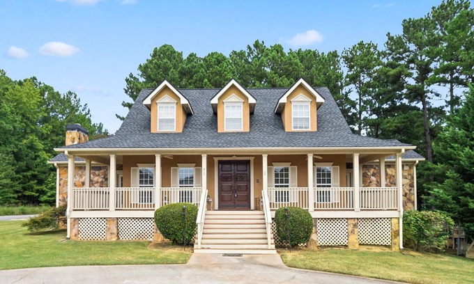 Church Street Casa | New! Luxe Family-Friendly Staycation Sleeps 16+