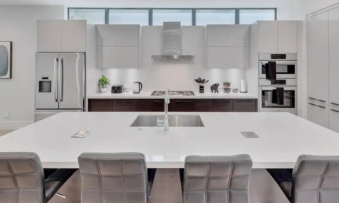Victoria Park Casa | New Luxurious Home 3 Min to Beach Walk to Las Olas