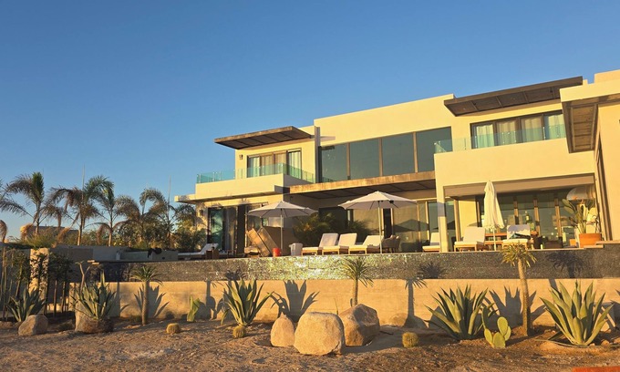 El Sargento Casa | New Luxurious Pool Pickleball Jacuzzi Cold Plunge, Sauna Ocean views every BDR