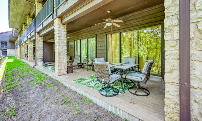 New Braunfels Casa | New! Luxurious Riverfront Condo Just 1 Blk to Schlitterbahn!