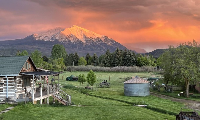 Carbondale Casa | New Luxury 3BR Townhome -Mt. Sopris View & Hot Tub