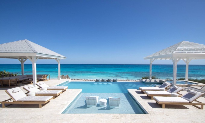 Farmer's Hill Casa | New Luxury Beachfront Home. nYour Private Paradise Awaits!
