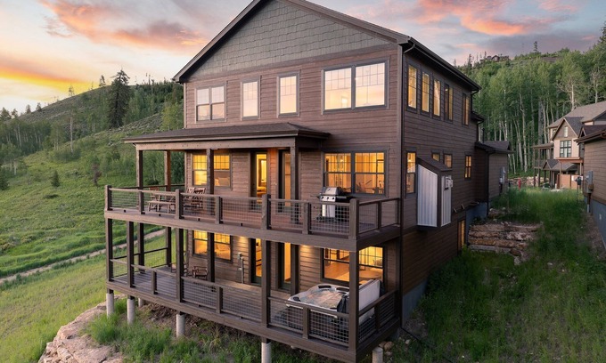Rendezvous Casa | New Luxury Chalet 15 I Hot Tub I Great Views I Best Price I FREE Adventures Daily