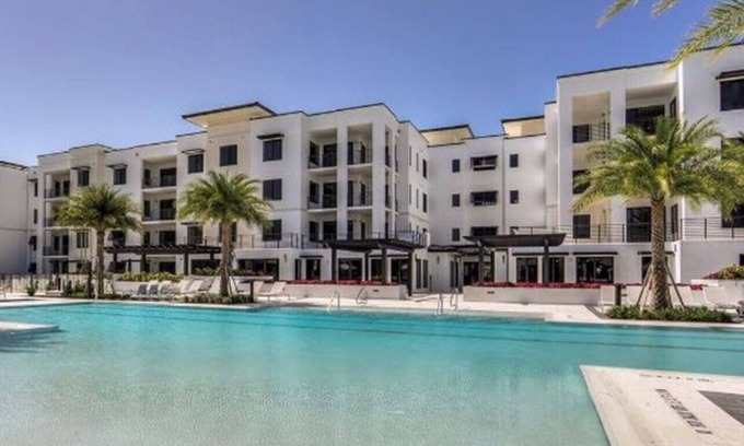 Redevelopment Area Condominio | NEW LUXURY CONDO WITH BEST NAPLES LOCATION!!!