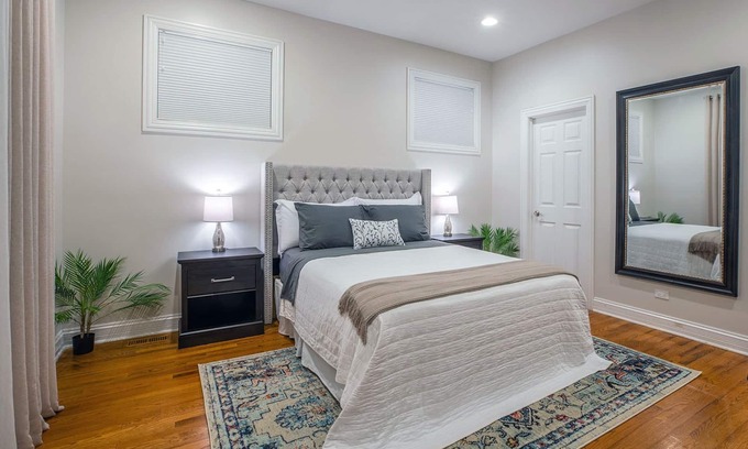 Ukrainian Village Condominio | NEW LUXURY CONDO WITH PATIO DECK