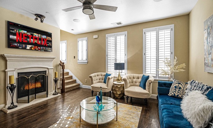 Legacy Park Casa | "New" Luxury & Highly furnished upscale w Patio, Garage & fireplace.