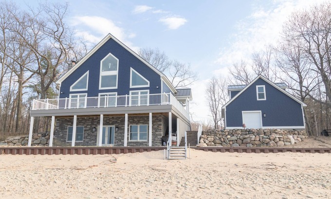 Caseville Casa | New! Luxury Lakefront Home