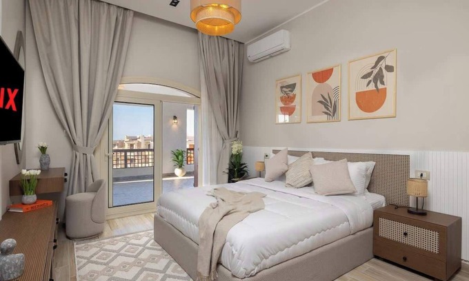 Marina El Alamein Apartamento | New! Luxury Marina Resort Chalet: Panoramic Rixos & New Alamein Tower Views