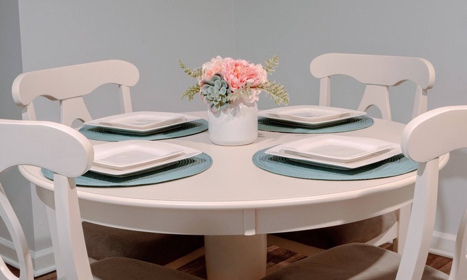 Five Forks Apartamento | New Luxury Studio Suite. Superhost with 4.9 Stars on Airbnb. Sleeps 4