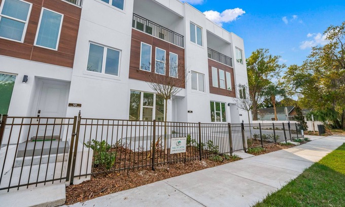 Tampa Heights Casa | New luxury townhome - Centrally located and near the Historic District!