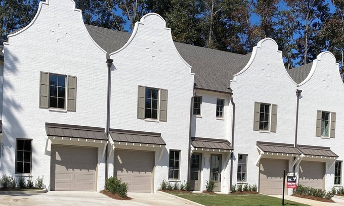 Auburn - Opelika Casa | NEW Luxury Townhome in prestigious Moores Mill area of Auburn, AL!