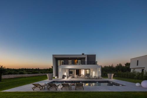 Butkovici Villa | New! Luxury Villa Epic 4 & 5 two heated pool 50 m2