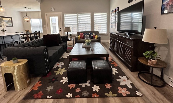 Sherman Casa | New Magnolia Hideaway Home