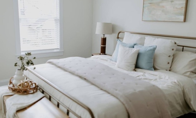 Murfreesboro Casa | NEW Maple Manor | Murfreesboro Luxury Townhouse