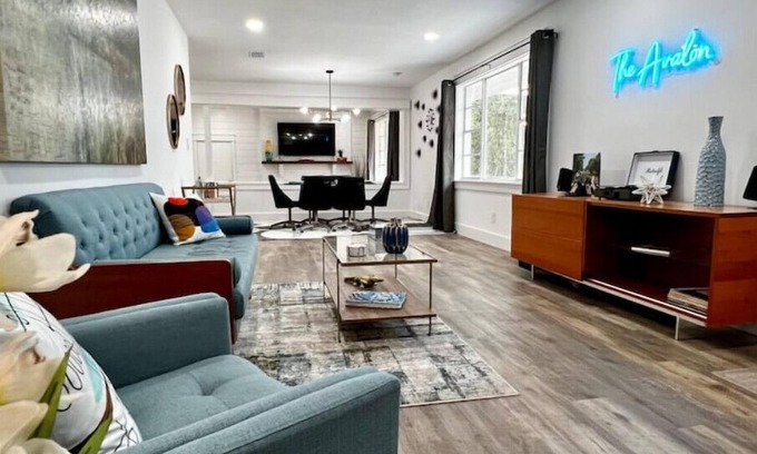 Niceville Casa | New Mid Century Modern with Bay Views. Destin beaches are 10 miles away. Private