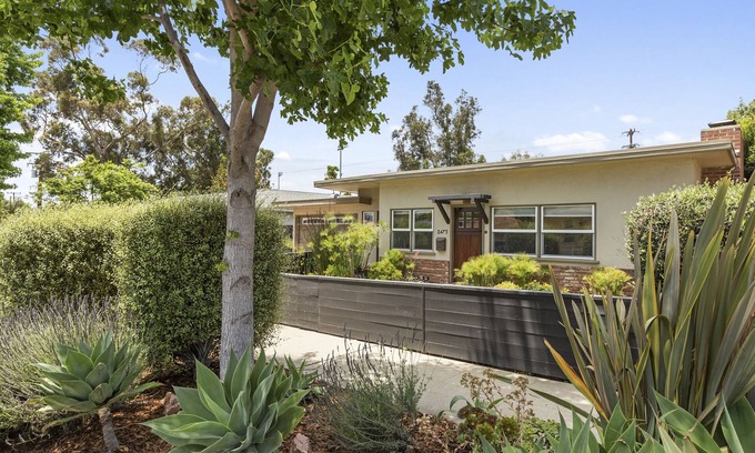 Ventura Casa | New Midcentury in the heart of Ventura-5 min bike ride to beach or downtown