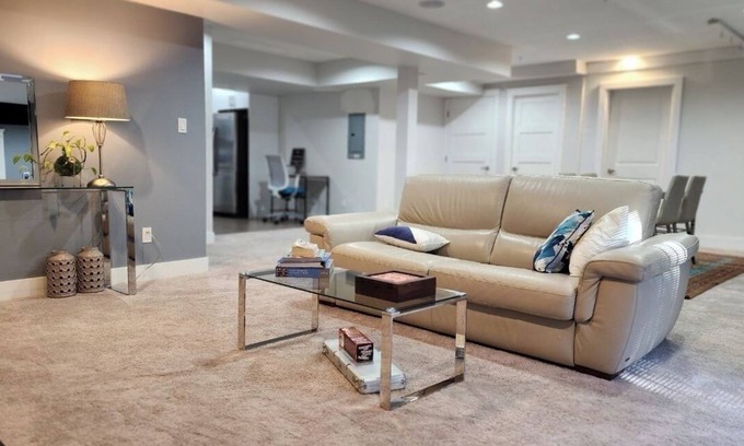 Maple Ridge Casa | New modern 1bedroom /2 beds guest suite