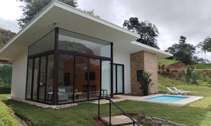 Esterillos Este Casa | New Modern 3-bdrm/3-bth house with all amenities - 5 minutes to the beach!!!