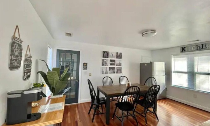 West Falls Church Apartamento | New, Modern, 3 bed/3 bath Apt