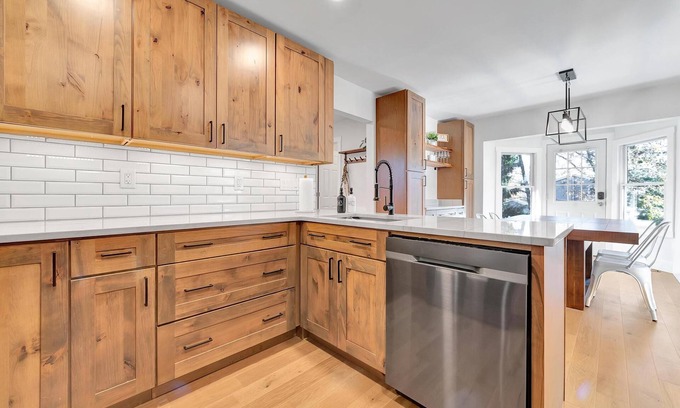 Allenton Casa | NEW Modern 4BD Ranch with finished basement