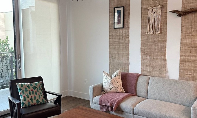 South Arroyo Condominio | New, modern and luxurious 2bed condo in Central Pasadena, 5min from Old Town