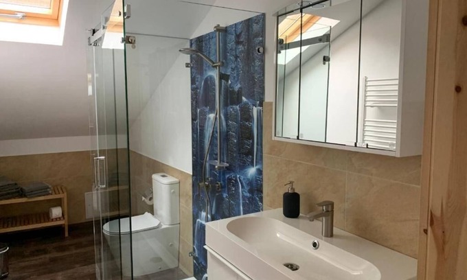 Loschwitz Apartamento | Nuevo apartamento moderno en el monumento cultural Schweizerhaus en estilo alpino