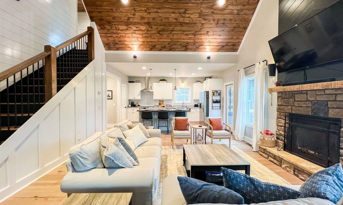 Helen Cabina | NEW Modern Cabin Oasis | Close to Helen & Wineries