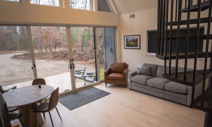 Wellston Chalet De Esquí | New Modern Chalet in the Woods - Near fishing, hiking, atv snow trails. Cabin 1