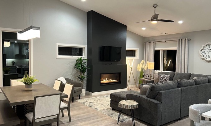 May City Casa | New Modern Comfort