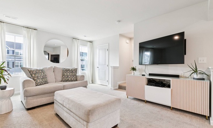Berea Casa | NEW! Modern DownTown Retreat Near Swamp Rabbit Trail