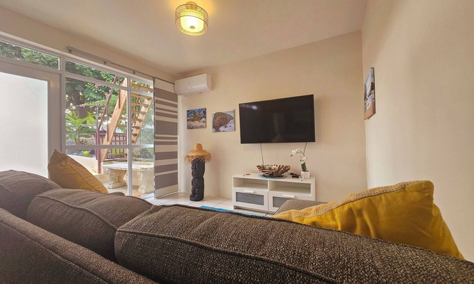 Arenales Altos Casa | New/Modern Guest House in the Heart of the West Side