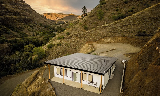 White Bird Casa | New, modern home with amazing Salmon River and mountain views