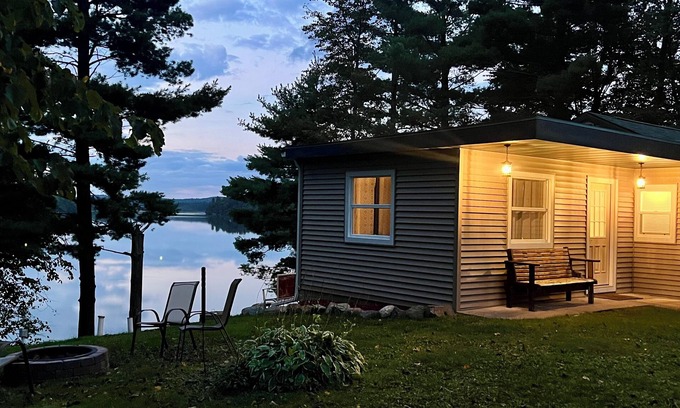 Eau Galle Casa | NEW! Modern Lakefront Home in Beautiful Eau Galle