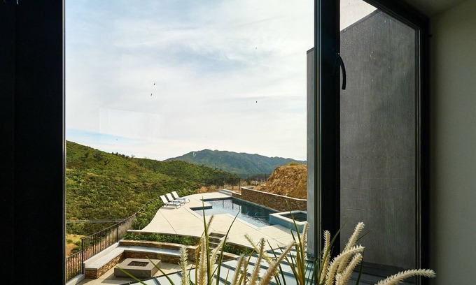 Malibu Casa | New Modern Malibu Home