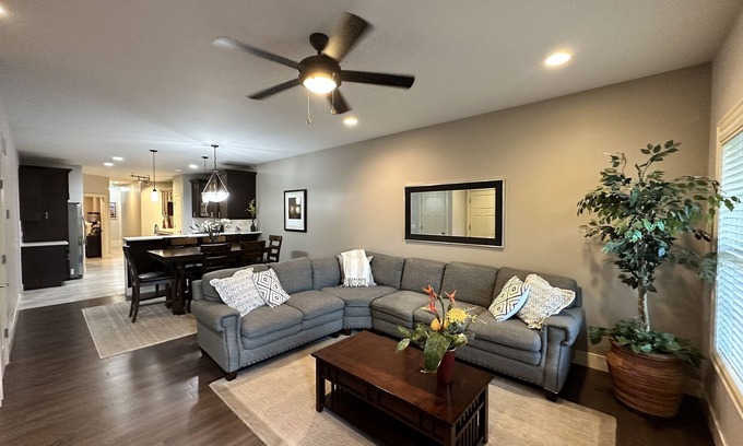 Aksarben - Elmwood Park Casa | New Modern Midtown Home