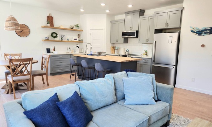Netarts Casa | New Modern Ocean Highlands House