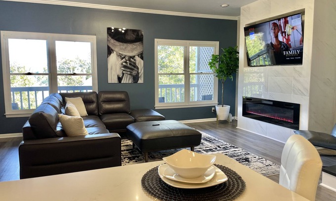 Macon Casa | New Modern Townhome Downtown- 3Levels