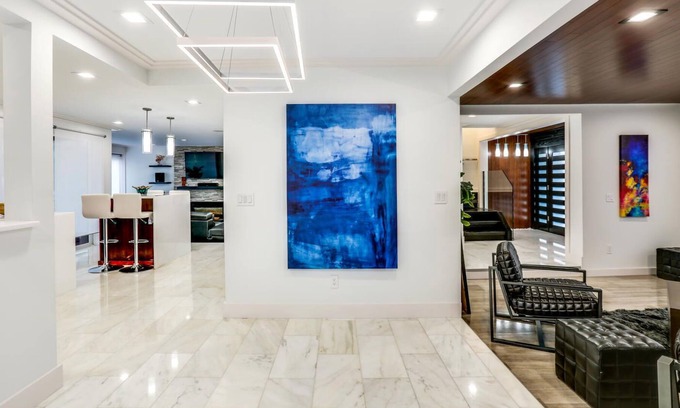 Grosse Ile Casa | ¡NUEVO hogar moderno de la isla con una línea de costa!