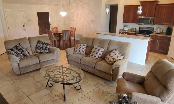 Westminister Casa | Nueva casa de vacaciones moderna en un presupuesto!