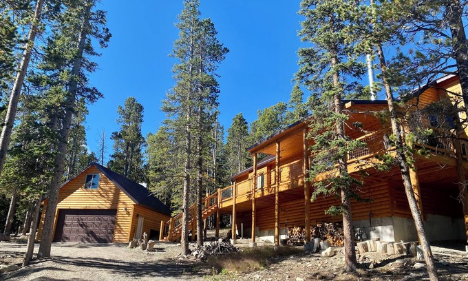 Valley of the Sun Cabina | New! Mountain Cabin w/Fireplace and Large Deck, 25 Miles to Breckenridge - Tranquility Inn