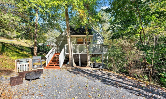 Basye Cabina | NEW! Mountain Escape with Hot Tub & Stargazing