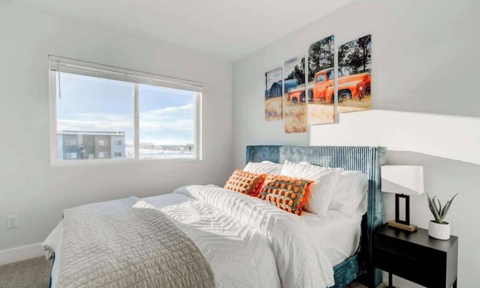 Bozeman Condominio | NEW Mountain Views | Hot Springs | Truck Stop