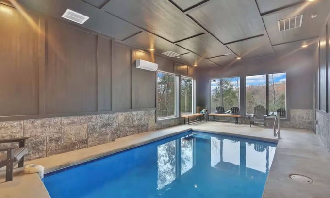 Sevierville Cabina | NEW/Mountain Views/Pool/Hot tub /Firepit/Game Room