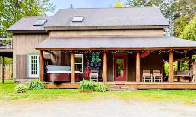 Mount Holly Casa | *NEW* Mt.Holly Haven GameRoom/Firepit/HotTub/Pets